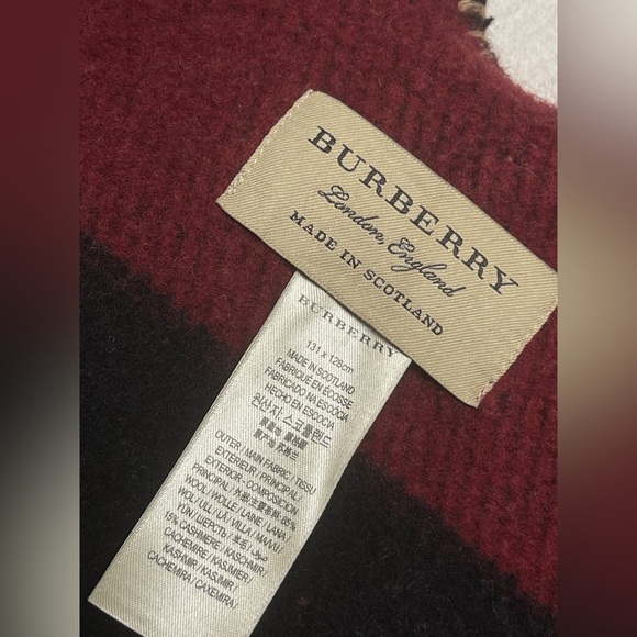Burberry London England Wool Cashmere Checked Poncho —Made in Scotland 131x128cm - Picture 12 of 12